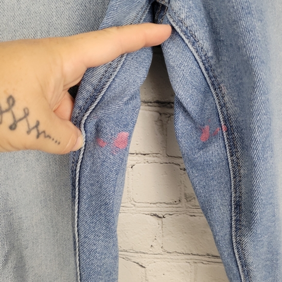 AMERICAN EAGLE | Curvy mom high waist distressed busted knee jeans - Picture 6 of 10